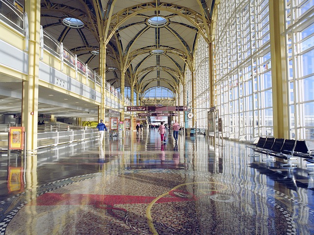 5 Reasons To Take Public Transport To & From The Airport